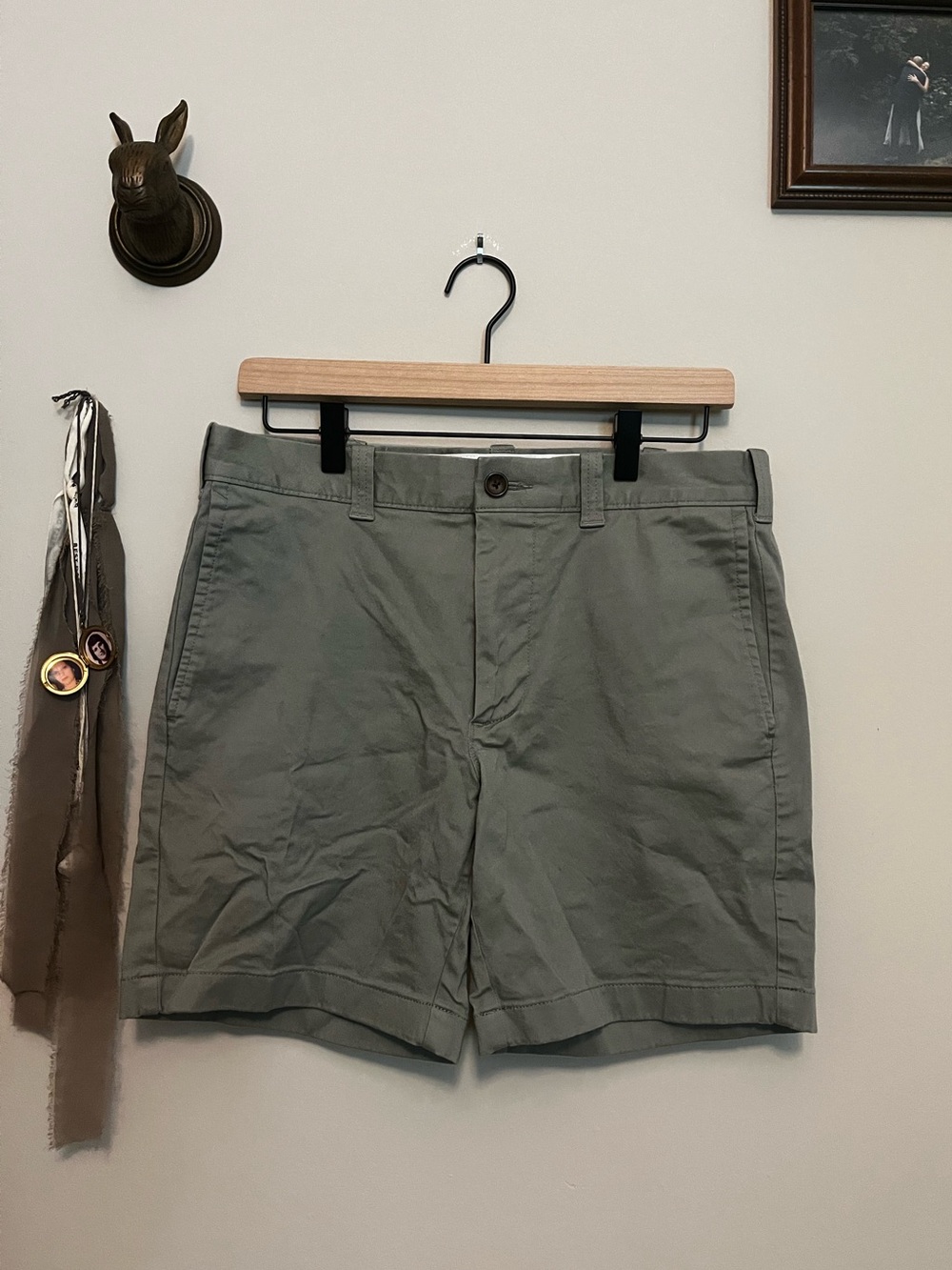 Men’s Jcrew Chino Shorts - size 31, 7in inseam